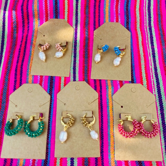 Hand beaded Mexican earrings - Picture 5 of 9